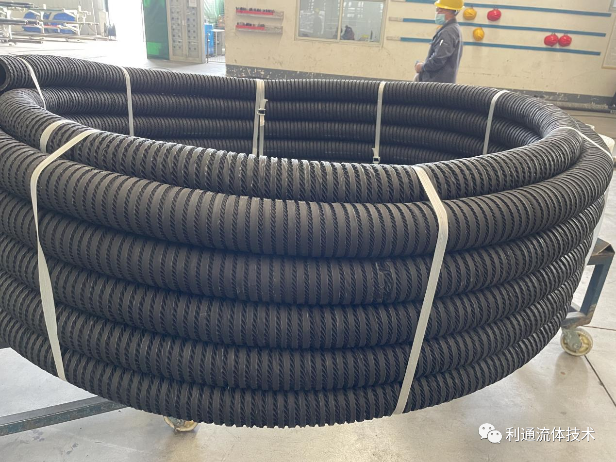 The Versatility and Strength of Spiral Wire Reinforced Rubber Hoses