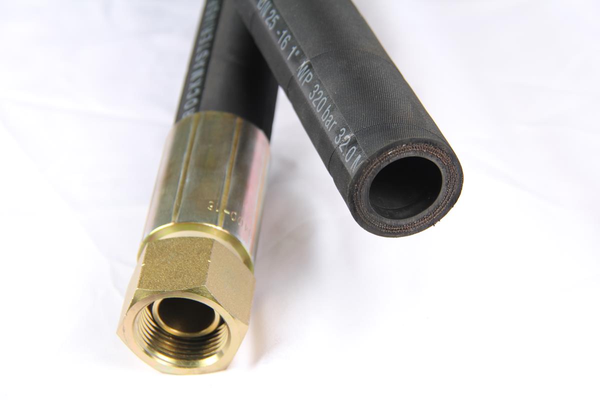 The Hidden Challenges of Piping on Ocean-going Vessels: Why Ordinary Hoses Can't Withstand Marine C
